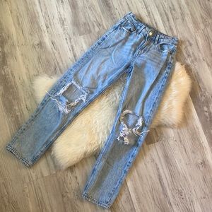 American Eagle Mom Straight Jean Size 00